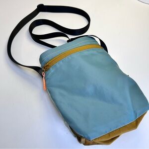 Lululemon Water Bottle Crossbody with Front Zip Pocket